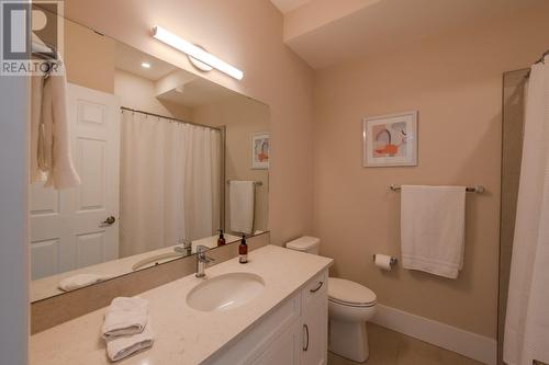 3346 Skaha Lake Road Unit# 1401, Penticton, BC - Indoor Photo Showing Bathroom
