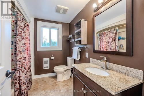 1890 Regional 97 Rd, Hamilton, ON - Indoor Photo Showing Bathroom