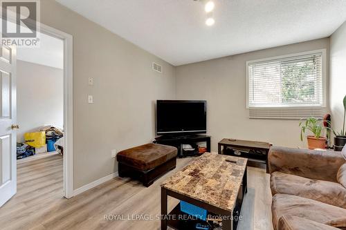 273 Normanhurst Ave, Hamilton, ON - Indoor Photo Showing Living Room