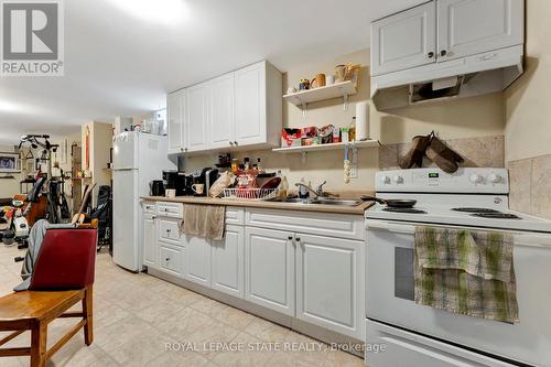 273 Normanhurst Ave, Hamilton, ON - Indoor Photo Showing Kitchen With Double Sink