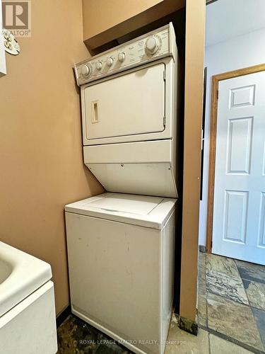 1750 Book Road W, Hamilton, ON - Indoor Photo Showing Laundry Room
