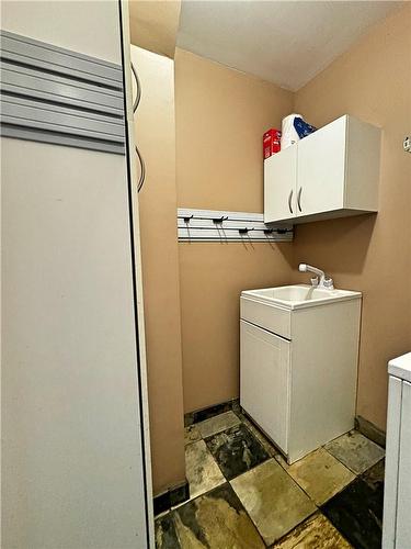 1750 Book Road W, Ancaster, ON - Indoor Photo Showing Laundry Room