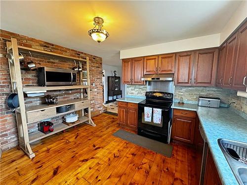1750 Book Road W, Ancaster, ON - Indoor Photo Showing Kitchen