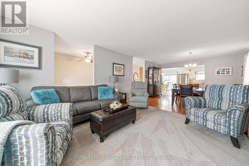 60 Forchuk Cres, Quinte West, ON - Indoor Photo Showing Living Room