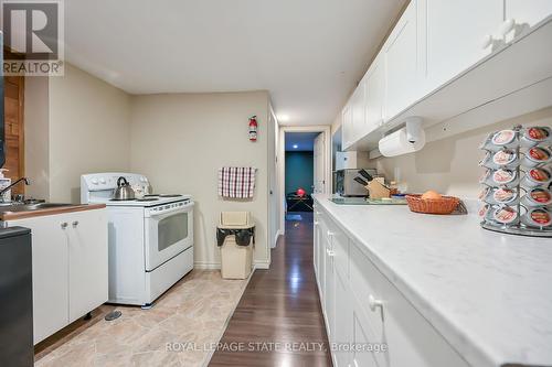 352 East 28Th St, Hamilton, ON - Indoor Photo Showing Kitchen