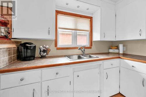 352 East 28Th St, Hamilton, ON - Indoor Photo Showing Kitchen With Double Sink