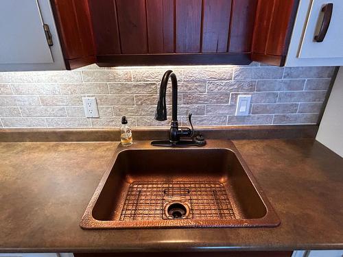 122/124 - 1051 Gerry Sorensen Way, Kimberley, BC - Indoor Photo Showing Kitchen