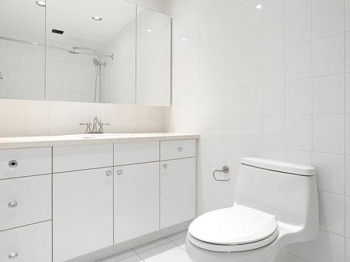Bathroom - 715-3 Rue Westmount-Square, Westmount, QC - Indoor Photo Showing Bathroom