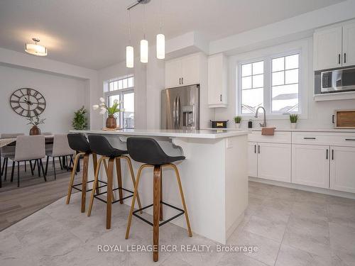 5-690 Broadway Ave, Orangeville, ON - Indoor Photo Showing Kitchen With Upgraded Kitchen