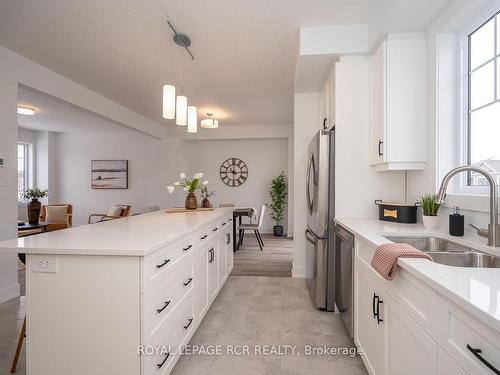 5-690 Broadway Ave, Orangeville, ON - Indoor Photo Showing Kitchen With Double Sink