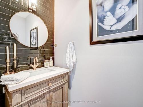 662 Willard Ave, Toronto, ON - Indoor Photo Showing Bathroom