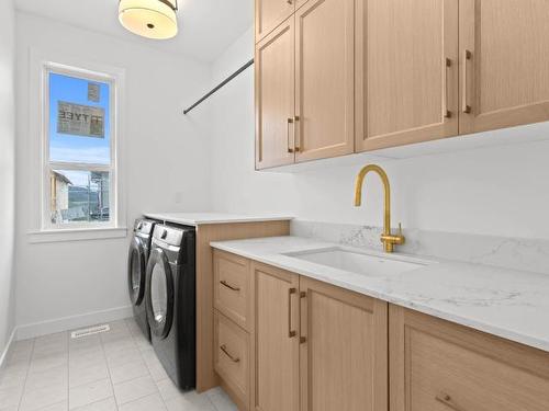 1291 Brechin Place, Kamloops, BC - Indoor Photo Showing Laundry Room