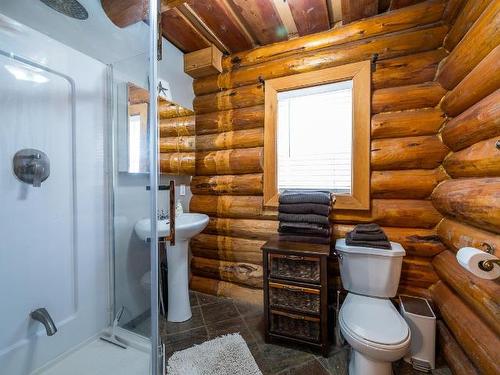 9130 Barnhartvale Road, Kamloops, BC - Indoor Photo Showing Bathroom