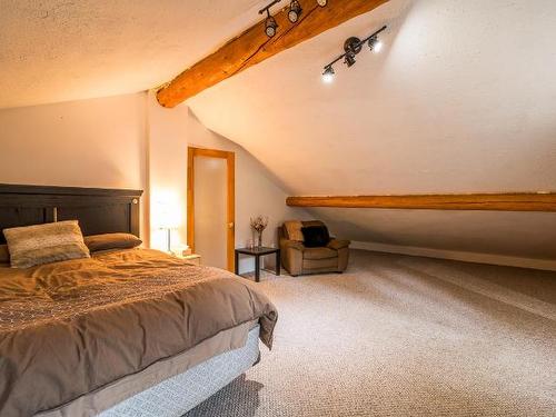 9130 Barnhartvale Road, Kamloops, BC - Indoor Photo Showing Bedroom