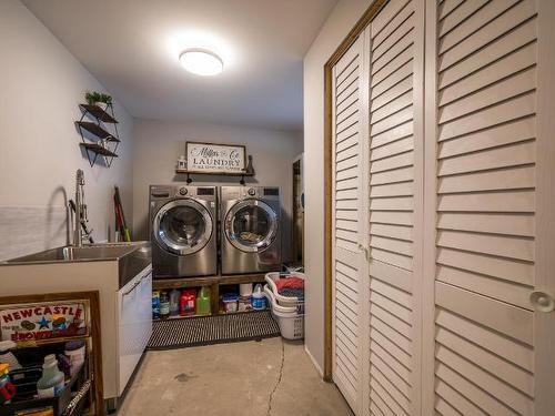 9130 Barnhartvale Road, Kamloops, BC - Indoor Photo Showing Laundry Room