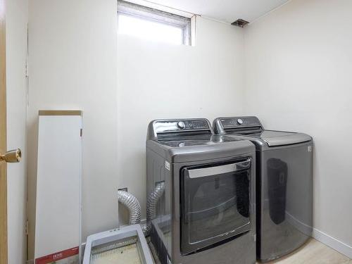 2413 Nechako Drive, Kamloops, BC - Indoor Photo Showing Laundry Room