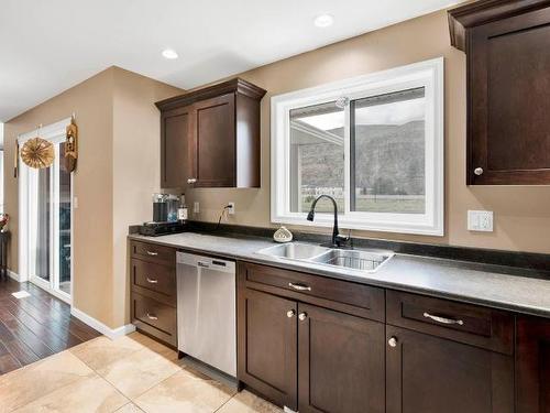 2656 Briarwood Ave, Kamloops, BC - Indoor Photo Showing Kitchen With Double Sink