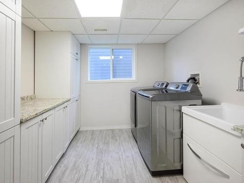 2656 Briarwood Ave, Kamloops, BC - Indoor Photo Showing Laundry Room