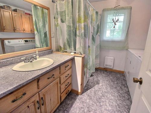 Salle de bains - 552 3E Avenue E., Amos, QC - Indoor Photo Showing Bathroom