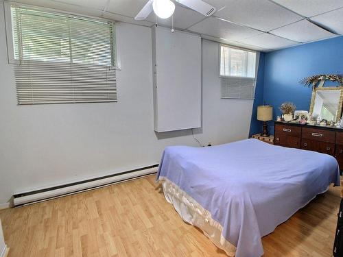 Chambre Ã Â coucher - 552 3E Avenue E., Amos, QC - Indoor Photo Showing Bedroom