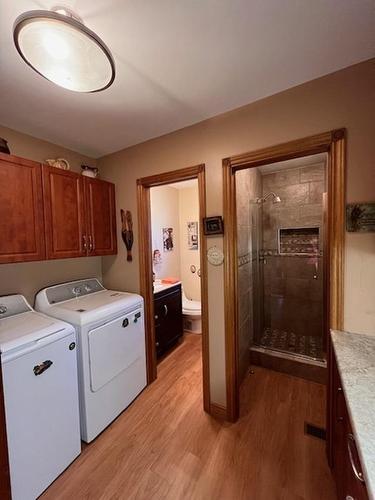 131 Woodcrest Drive, Longlac, ON - Indoor Photo Showing Laundry Room