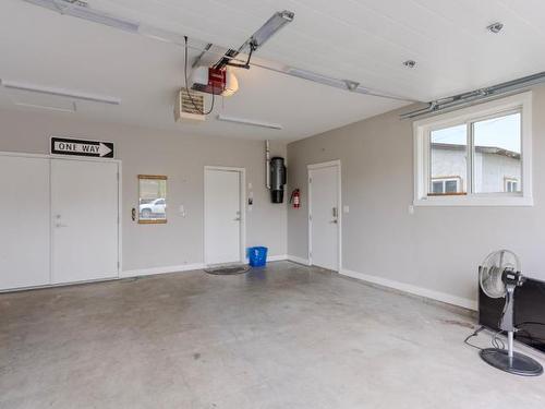 4312 Wilkinson Street, Cache Creek, BC - Indoor Photo Showing Garage