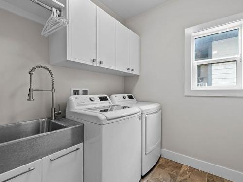 2228 Doubletree Cres, Kamloops, BC - Indoor Photo Showing Laundry Room