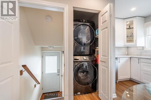 15 Lorraine Drive, Hamilton, ON - Indoor Photo Showing Laundry Room