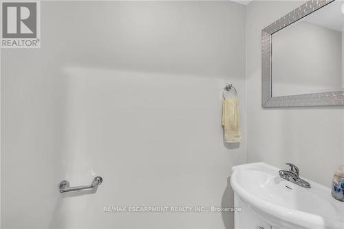 119 Donald Bell Drive, Hamilton, ON - Indoor Photo Showing Bathroom
