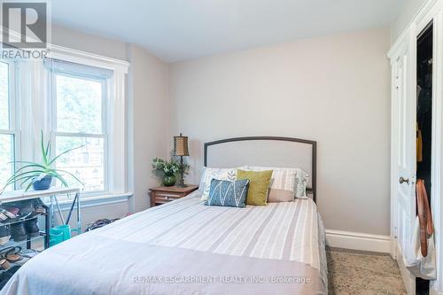 225 Queen St S, Hamilton, ON - Indoor Photo Showing Bedroom