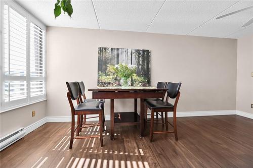 99 Donn Avenue|Unit #605, Stoney Creek, ON - Indoor Photo Showing Dining Room
