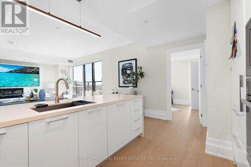 #701 -3 Southvale Dr, Toronto, ON - Indoor Photo Showing Kitchen