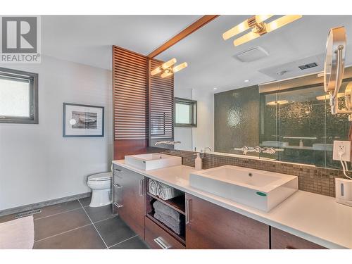 8200 Squilax Anglemont Road Unit# #7, Anglemont, BC - Indoor Photo Showing Bathroom