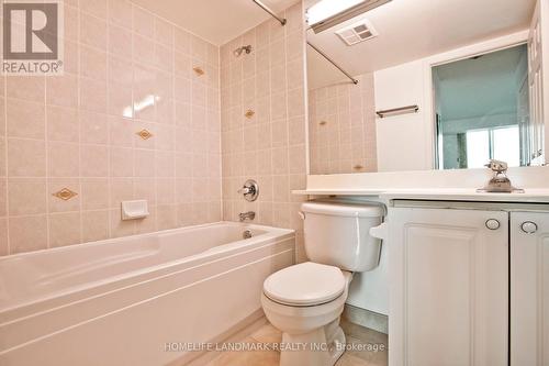 #1011 -8 Hillcrest Ave, Toronto, ON - Indoor Photo Showing Bathroom