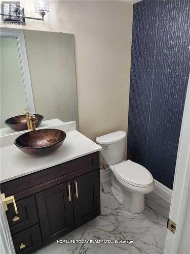 710 Morrish Rd, Toronto, ON - Indoor Photo Showing Bathroom