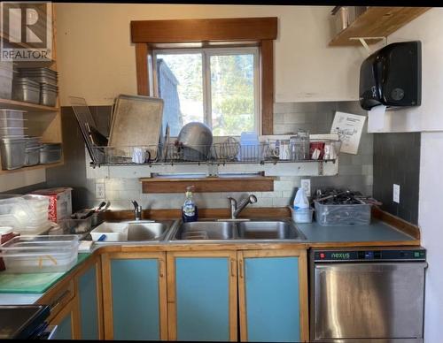 1650 Delkatla Street, Masset, BC - Indoor Photo Showing Kitchen With Double Sink