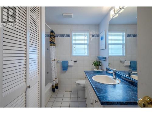 403 Woodruff Avenue, Penticton, BC - Indoor Photo Showing Bathroom