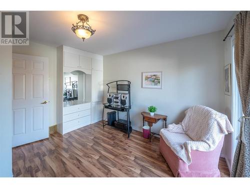 403 Woodruff Avenue, Penticton, BC - Indoor Photo Showing Bedroom