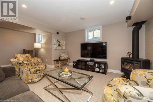 084552 Sideroad 6, Bognor, ON - Indoor Photo Showing Living Room