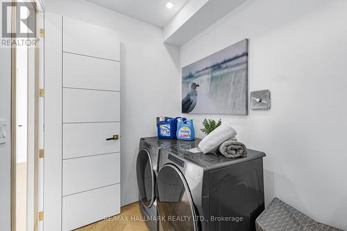 957 Dormer St, Mississauga, ON - Indoor Photo Showing Laundry Room