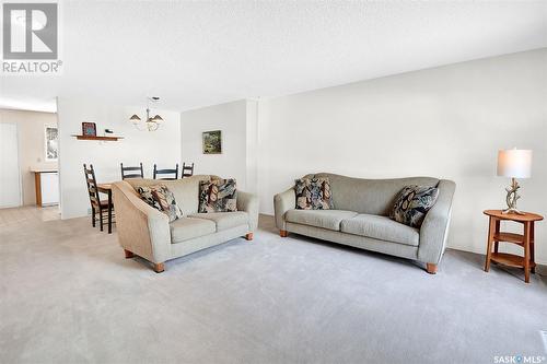10 303 Saguenay Drive, Saskatoon, SK - Indoor Photo Showing Living Room