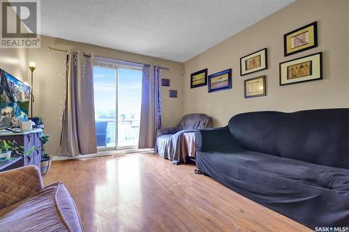 9 Paynter Crescent, Regina, SK - Indoor Photo Showing Living Room