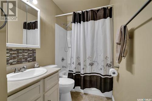 9 Paynter Crescent, Regina, SK - Indoor Photo Showing Bathroom