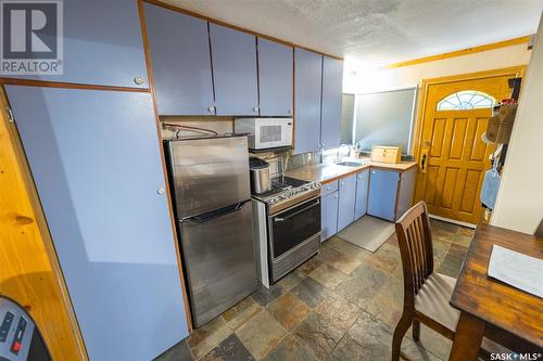 107 Lakeview Crescent, Buena Vista, SK - Indoor Photo Showing Kitchen