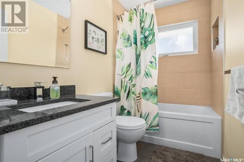 2338 Dufferin Avenue, Saskatoon, SK - Indoor Photo Showing Bathroom