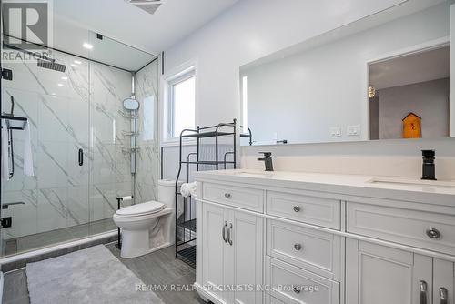 4342 Henry Avenue, Lincoln, ON - Indoor Photo Showing Bathroom