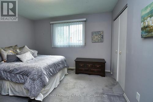 37 Anthony St, Hamilton, ON - Indoor Photo Showing Bedroom