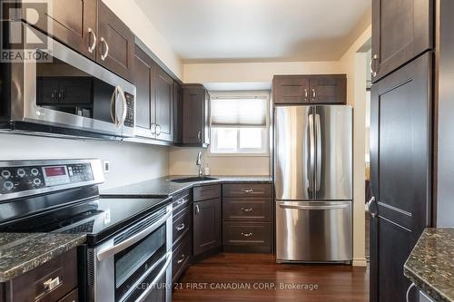 174 Portsmouth Crescent E, London, ON - Indoor Photo Showing Kitchen