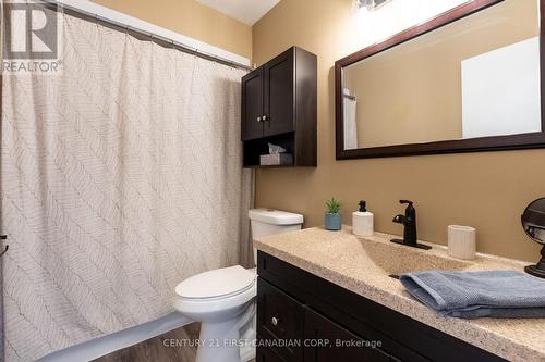 174 Portsmouth Crescent E, London, ON - Indoor Photo Showing Bathroom