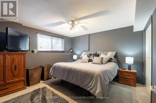 174 Portsmouth Crescent E, London, ON - Indoor Photo Showing Bedroom